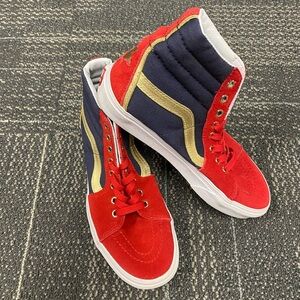 Vans Marvel x SK8 - Hi Captain Marvel Sneakers M 7.0 W 8.5